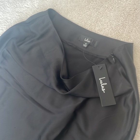 Brand new satin black midi skirt - Picture 2 of 2